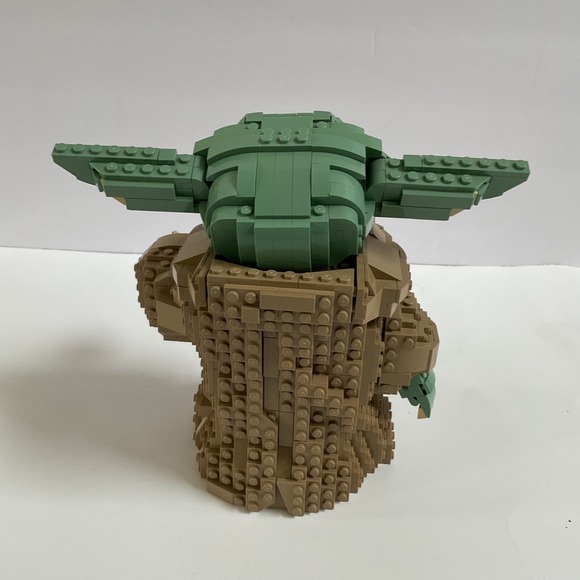 LEGO Star Wars: The Mandalorian Series The Child 75318 - Baby Yoda Grogu - Picture 6 of 8
